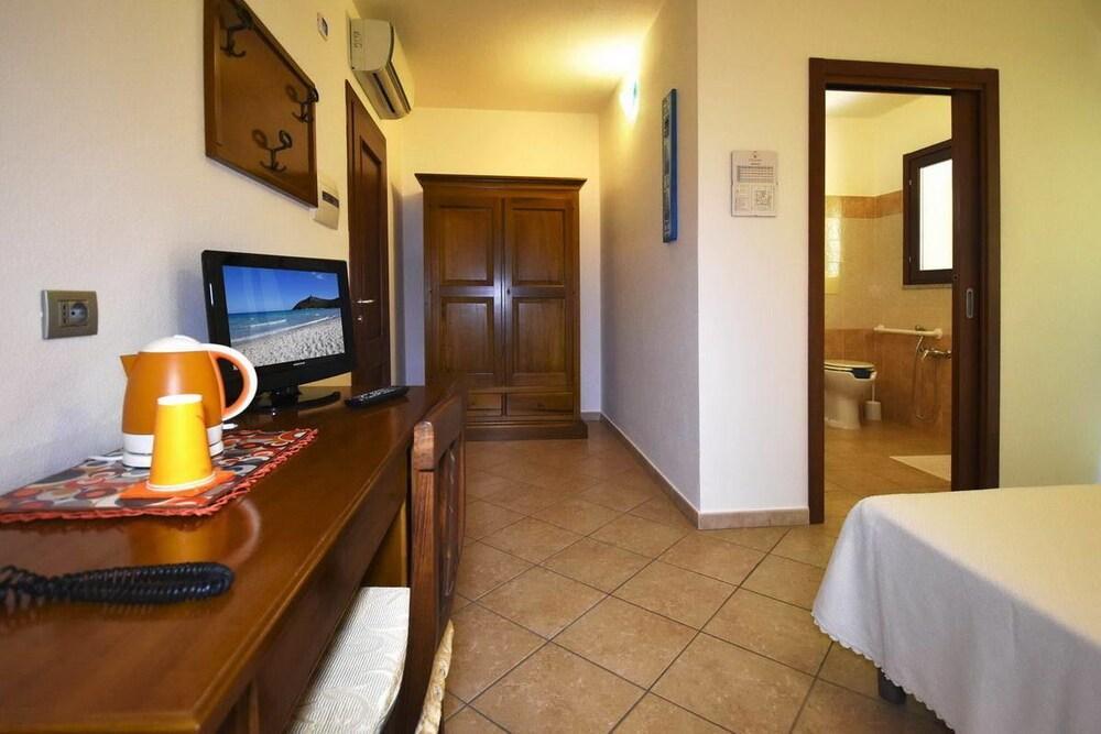 Il Girasole Hotel Villasimius Eksteriør billede